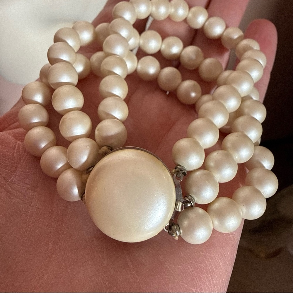 Vintage 1940 50 triple strand white frosted Glass pearl Bracelet 7 in Bridal